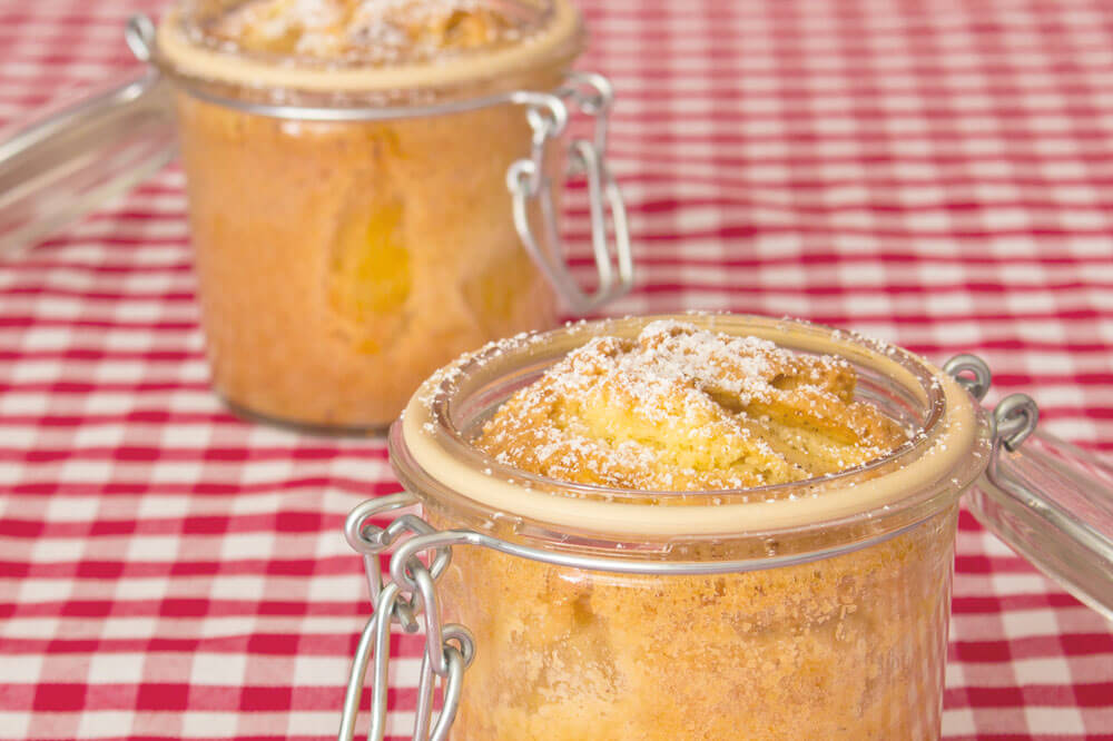 glutenfreier und laktosefreier Apfelkuchen im Glas