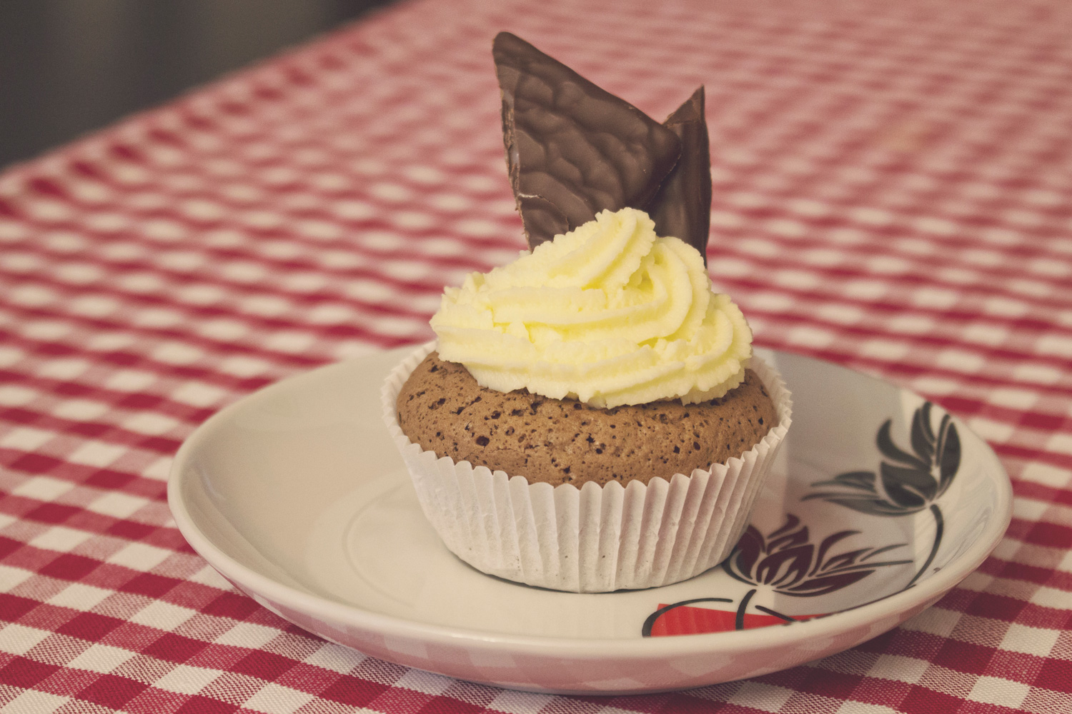 Glutenfreie und laktosefreie After Eight-Cupcake